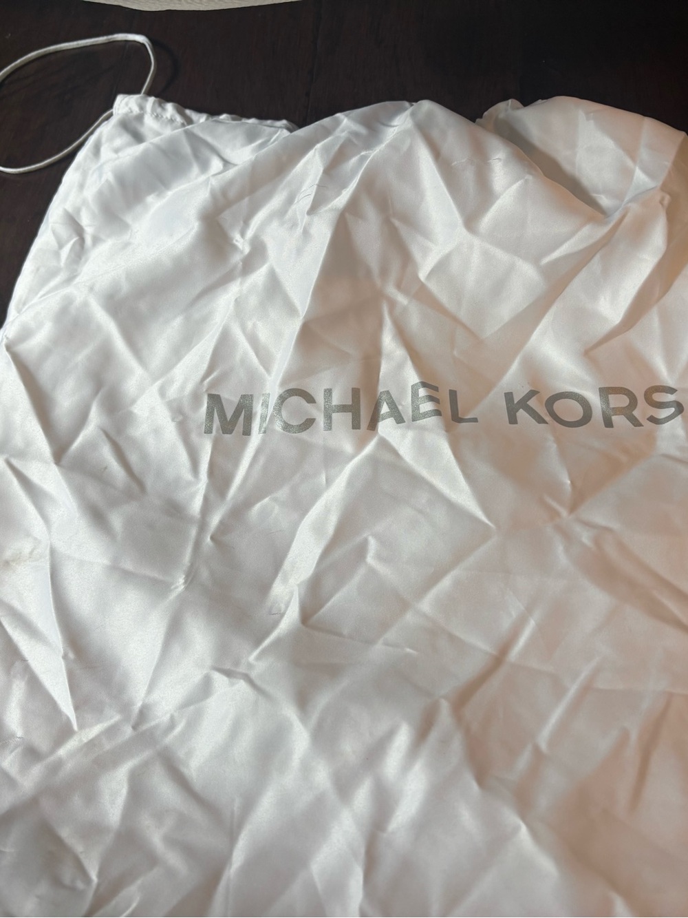 Michael Kors Mae pebbled leather white and silver reversible tote - Picture 4 of 6